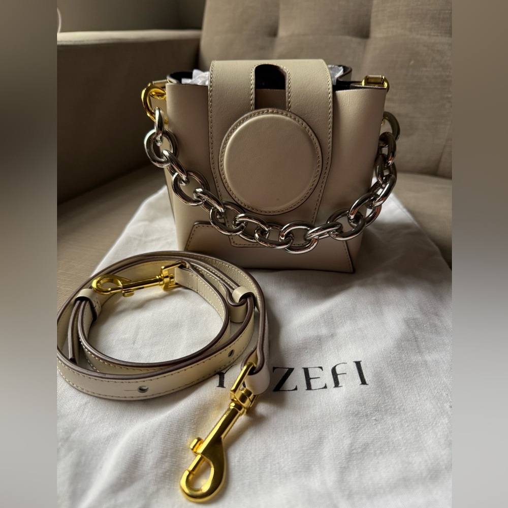 Yuzefi Daria Leather bag